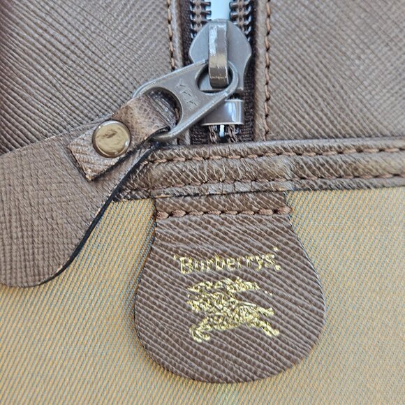 Burberry  NovaCheck Boston Bag - Picture 4 of 17